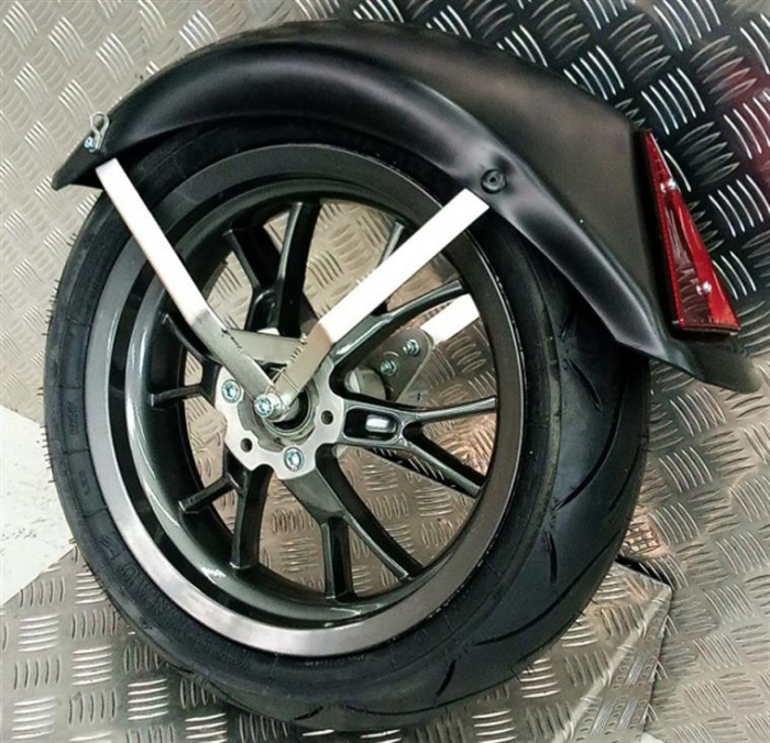 Road Tire Left // Komplett